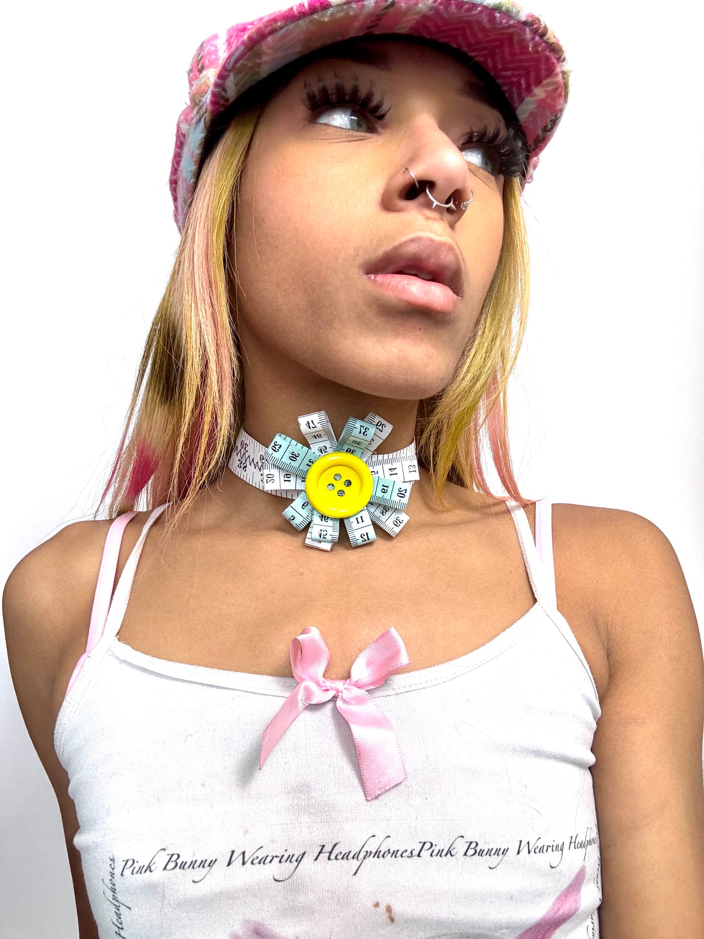 Measuring tape choker