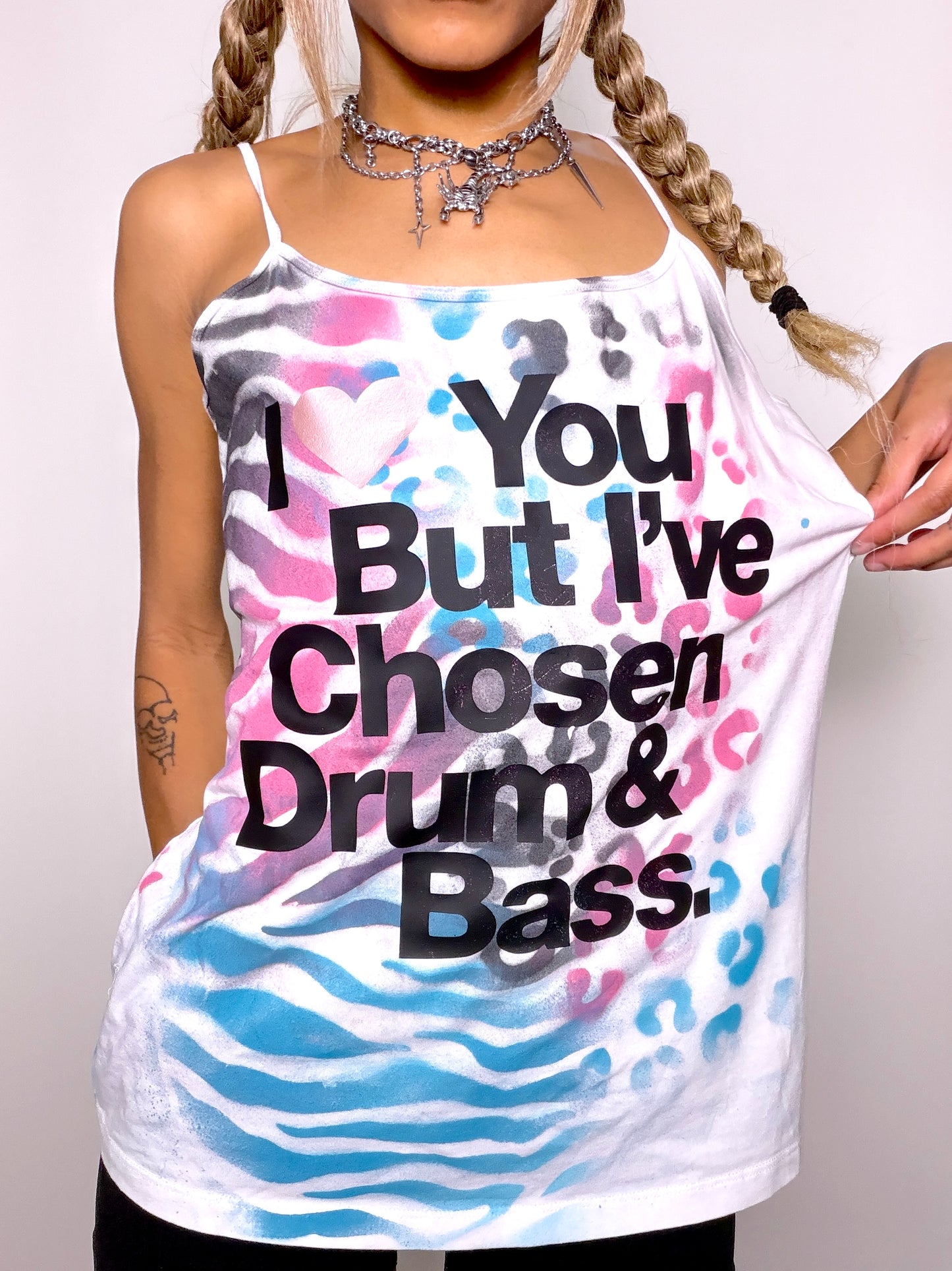 <3 DNB tank